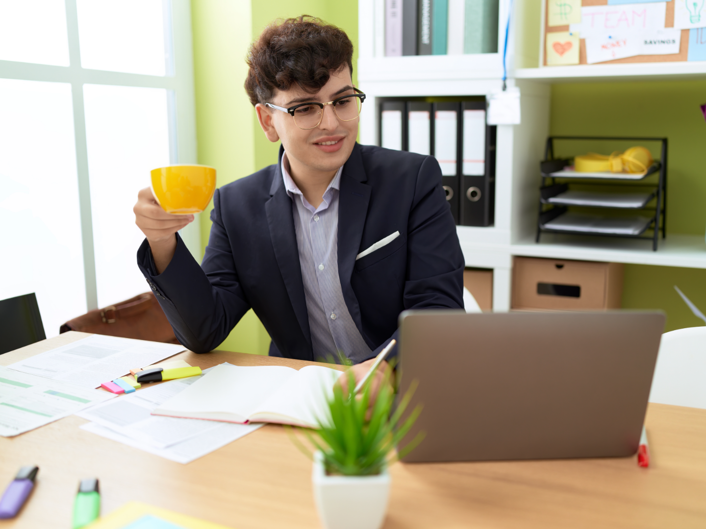 a business person reviewing tips for money management with the blog about psychology of money management